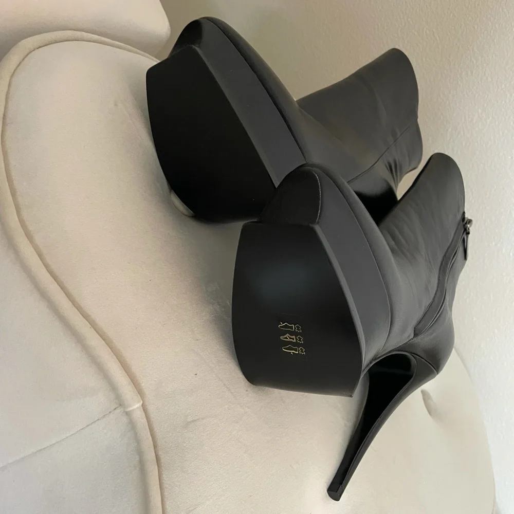 Yves Saint Laurent Black Ankle Boots - Picture 4 of 8